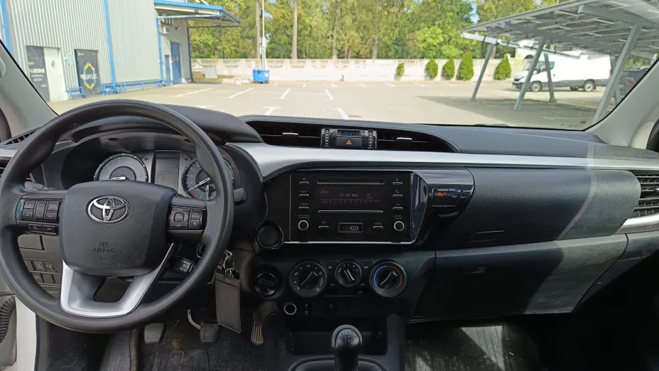 TOYOTA HiLux Hilux 2.4 D-4D Double Cab DLX 4x4