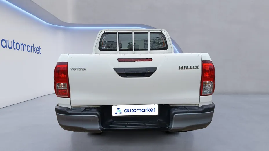 TOYOTA HiLux Hilux 2.4 D-4D Double Cab DLX 4x4