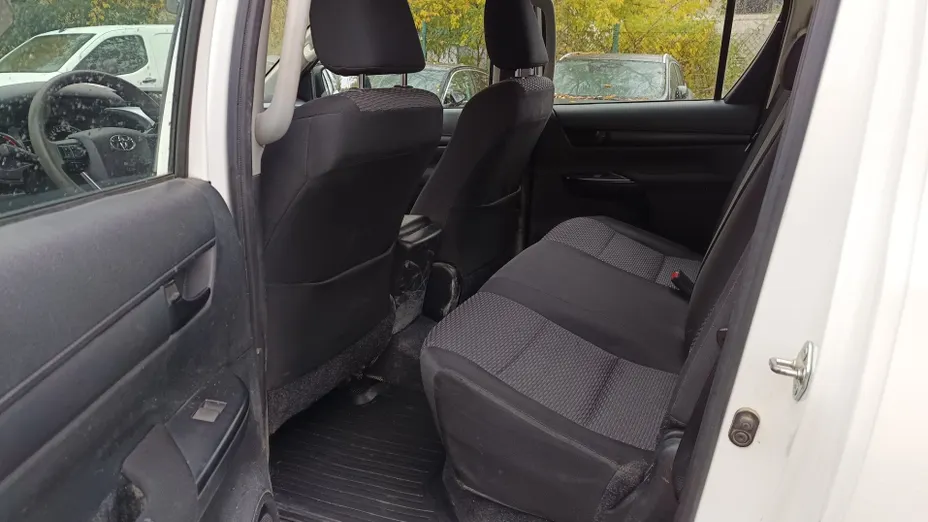 TOYOTA HiLux Hilux 2.4 D-4D Double Cab DLX 4x4