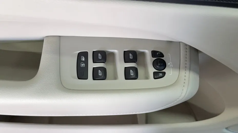 VOLVO XC60 XC60 B5 B AWD Plus Bright aut