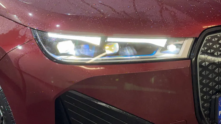 BMW iX iX xDrive40 76.6kWh