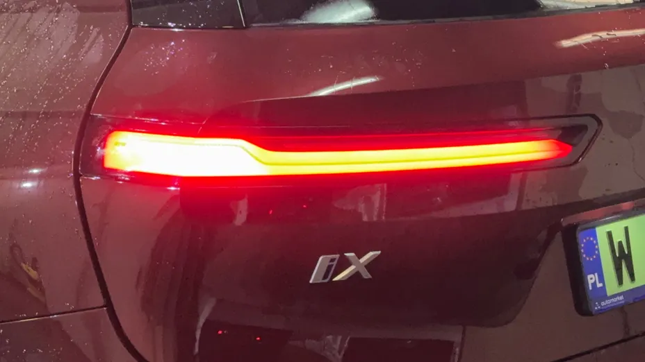 BMW iX iX xDrive40 76.6kWh