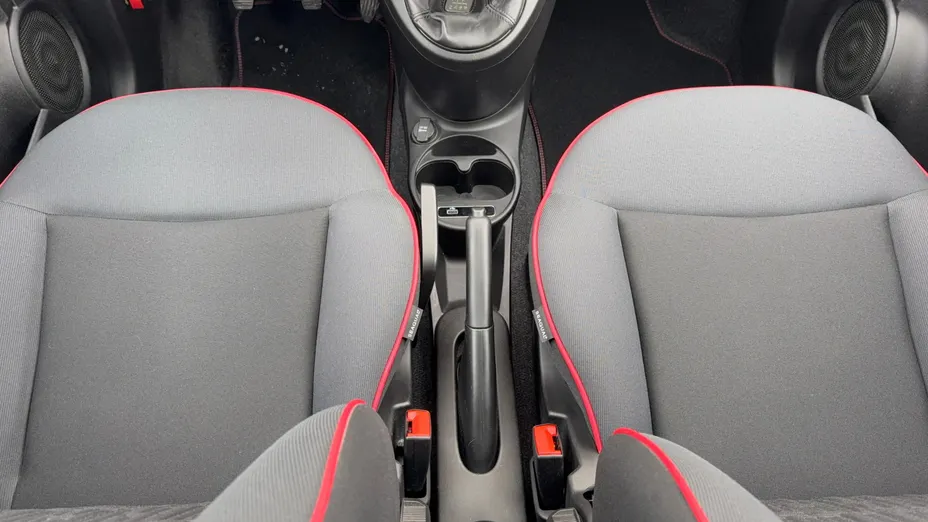 FIAT 500 500 1.0 Hybrid (RED)