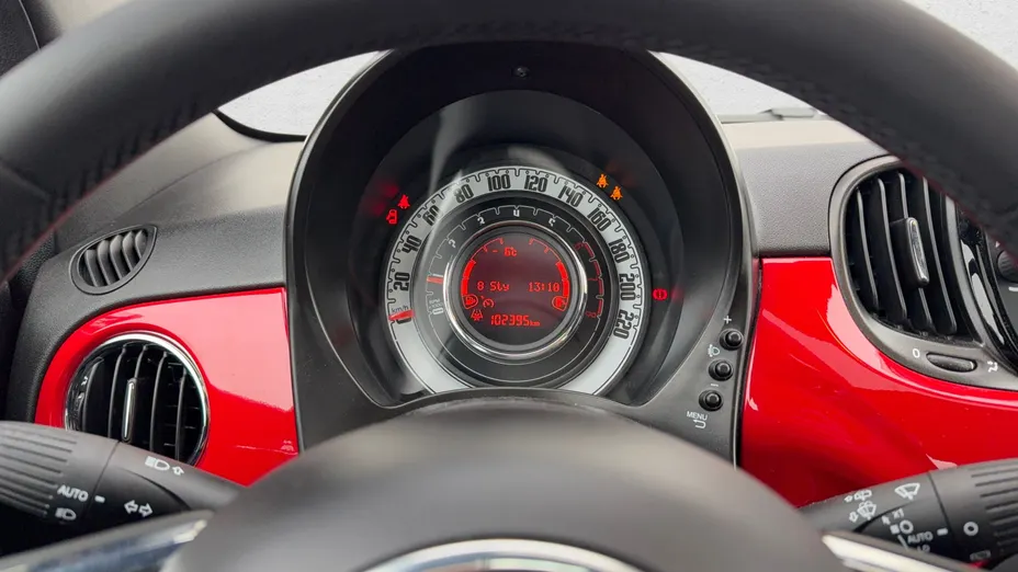 FIAT 500 500 1.0 Hybrid (RED)