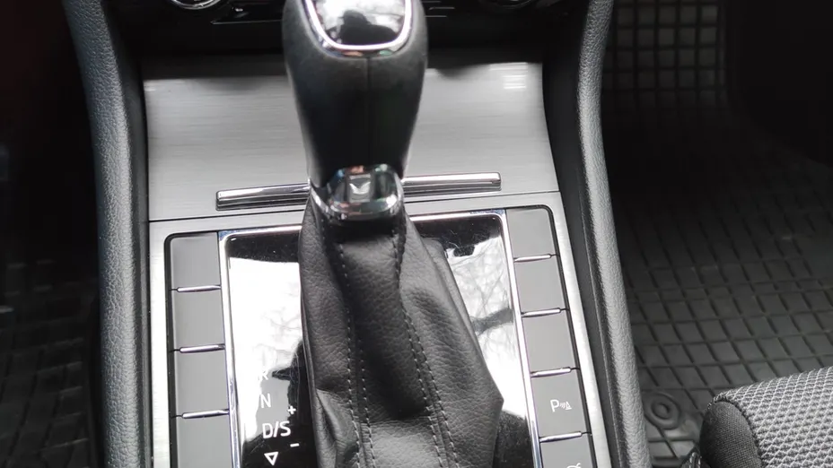 SKODA Superb Superb 2.0 TDI SCR Style DSG