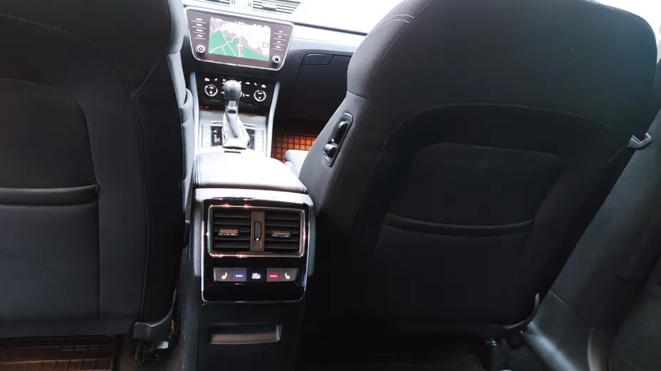 SKODA Superb Superb 2.0 TDI SCR Style DSG