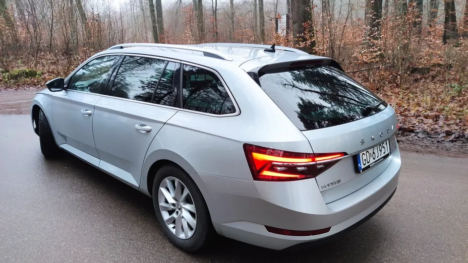 SKODA Superb Superb 2.0 TDI SCR Style DSG