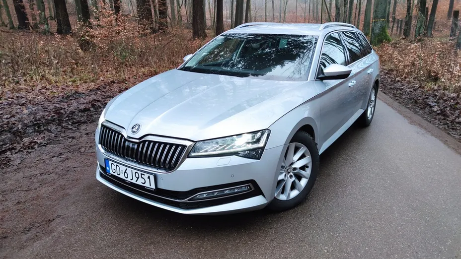 SKODA Superb Superb 2.0 TDI SCR Style DSG