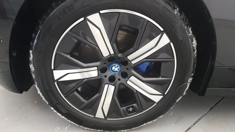 BMW iX iX xDrive40 76.6kWh