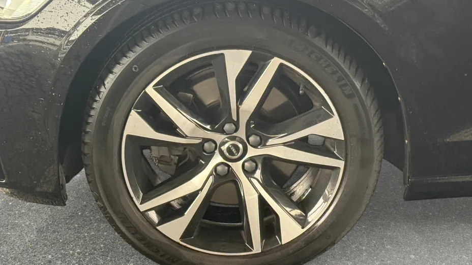 VOLVO V60 V60 B4 B Plus Dark aut
