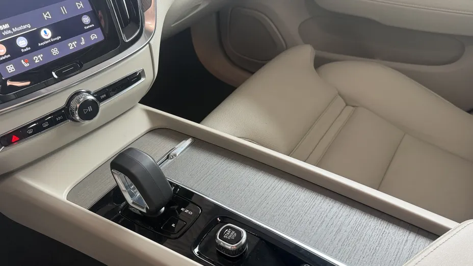 VOLVO V60 V60 B4 B Plus Dark aut