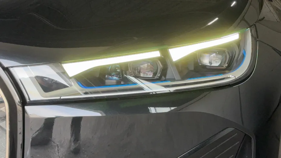 BMW iX iX xDrive40 76.6kWh