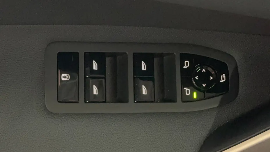 BMW iX iX xDrive40 76.6kWh