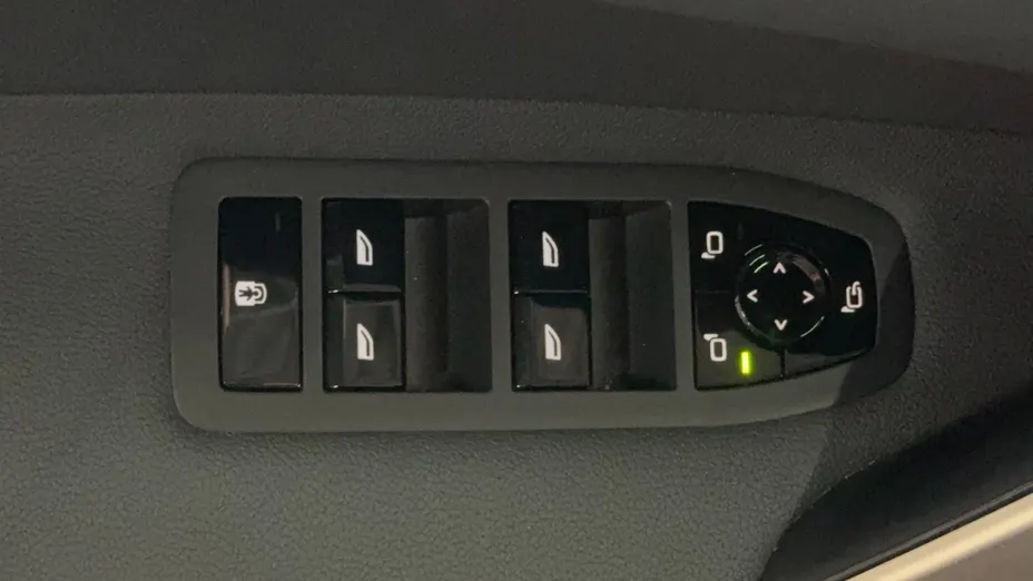 BMW iX iX xDrive40 76.6kWh