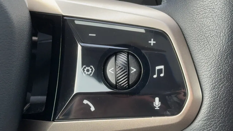 BMW iX iX xDrive40 76.6kWh