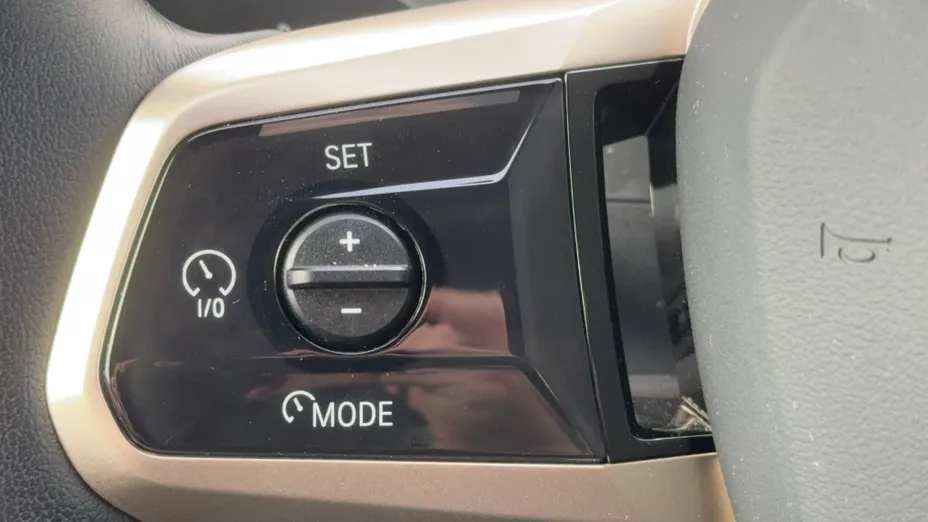 BMW iX iX xDrive40 76.6kWh