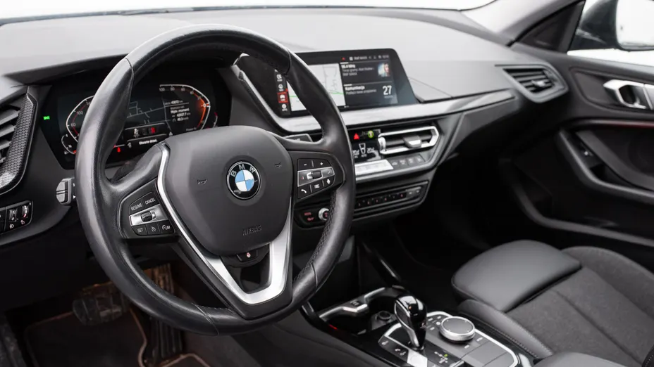 BMW Seria 2 218i Sport Line aut