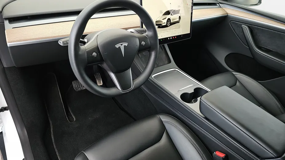 TESLA Model Y Y Long Range RWD