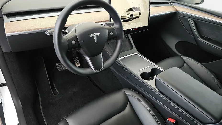 TESLA Model Y Y RWD