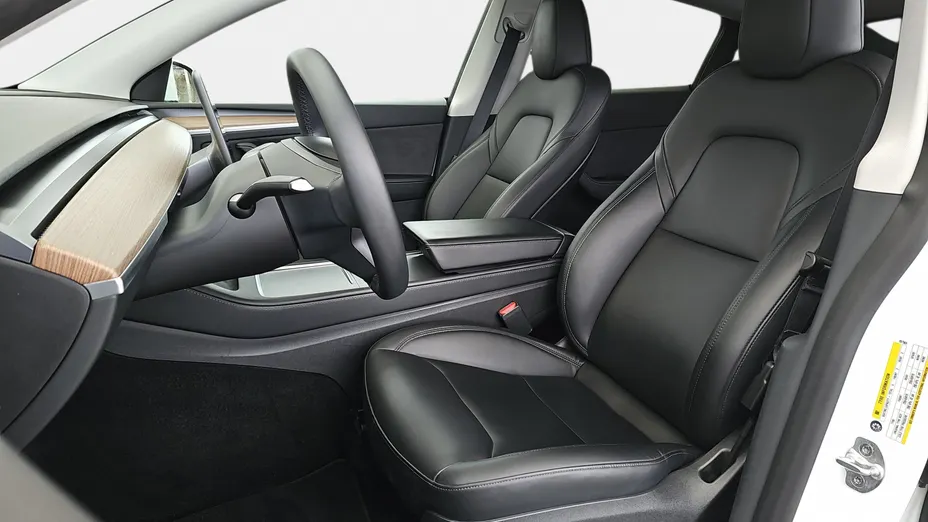 TESLA Model Y Y Long Range RWD