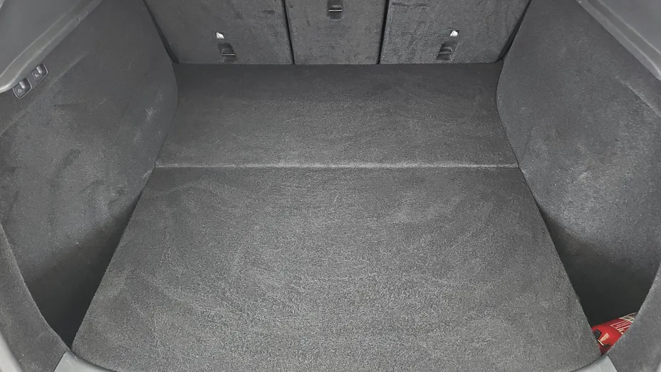 TESLA Model Y Y Long Range RWD