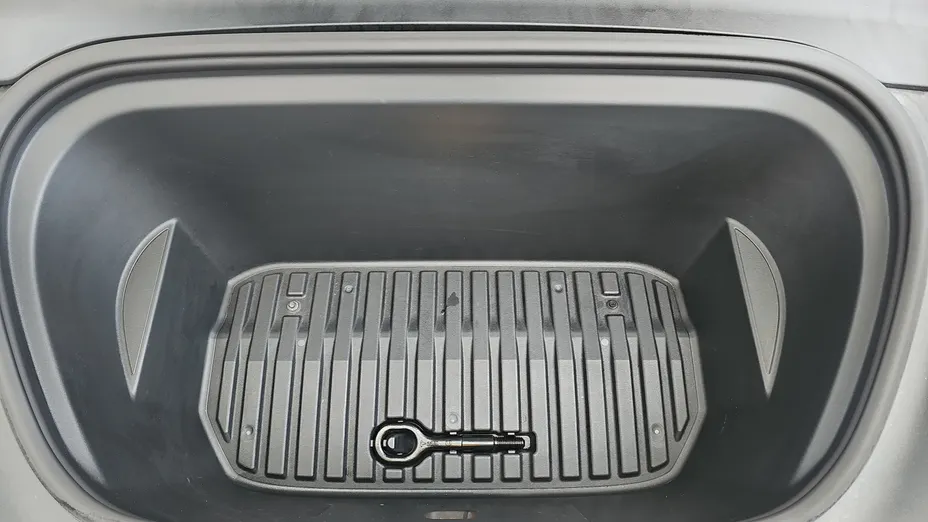 TESLA Model Y Y Long Range RWD