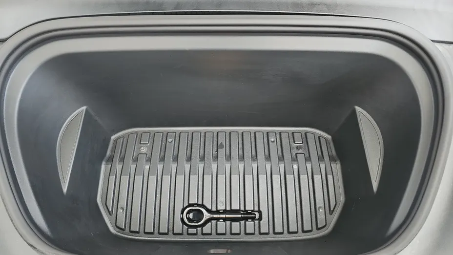 TESLA Model Y Y RWD