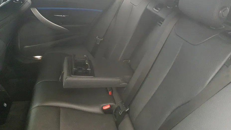 BMW Seria 3 320d M Sport aut