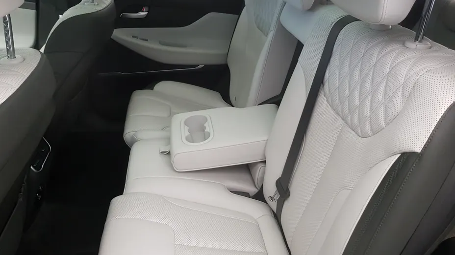 HYUNDAI Santa Fe Santa Fe 1.6 T-GDI HEV Platinum 4WD aut