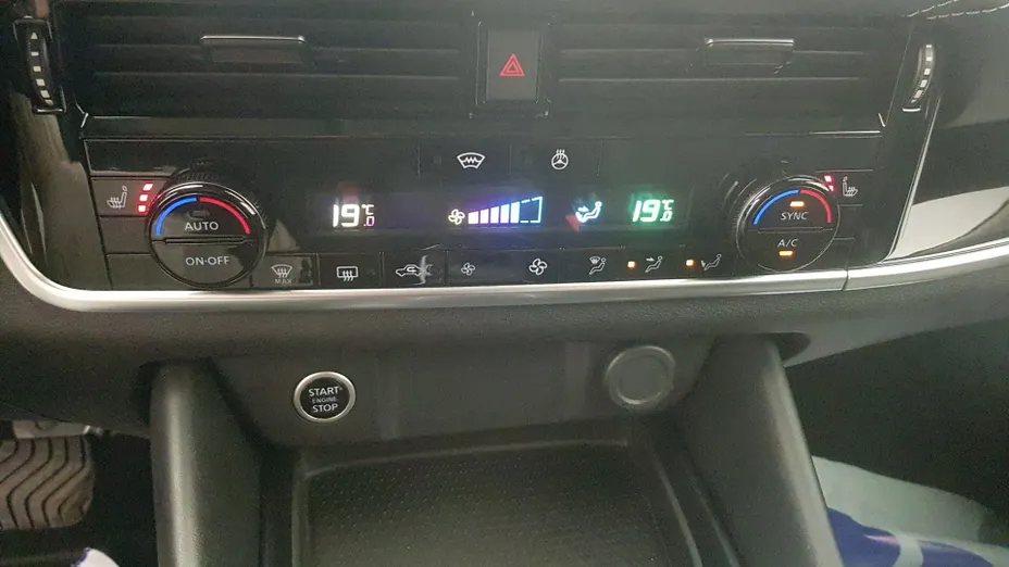 NISSAN Qashqai Qashqai 1.3 DIG-T mHEV N-Connecta Xtronic