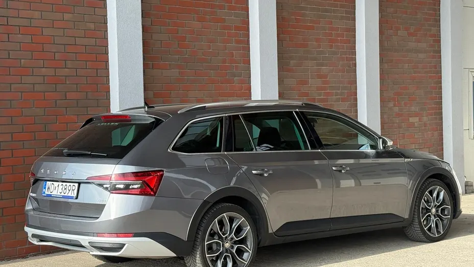 SKODA Superb Superb 2.0 TDI SCR 4x4 Scout DSG