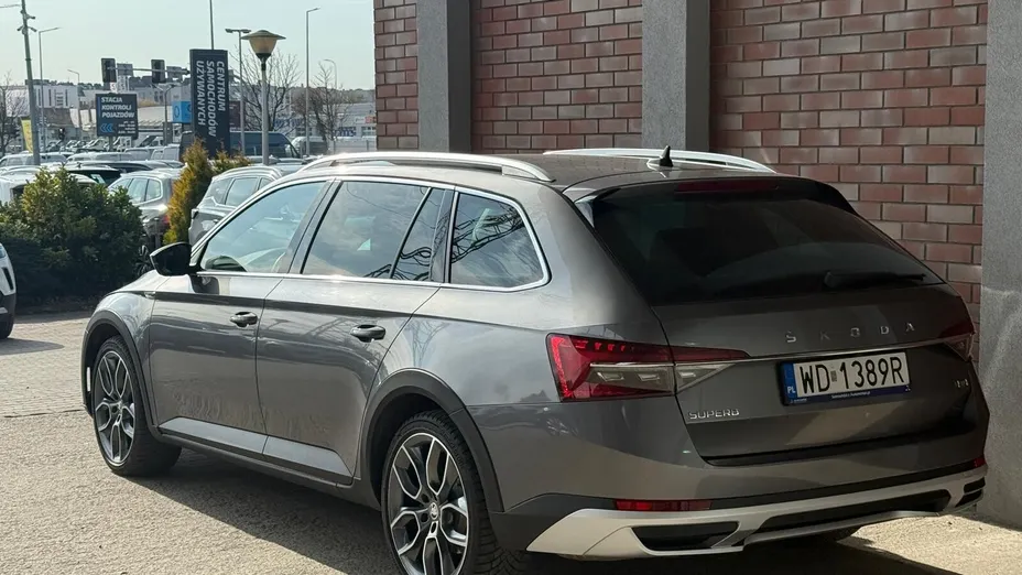 SKODA Superb Superb 2.0 TDI SCR 4x4 Scout DSG