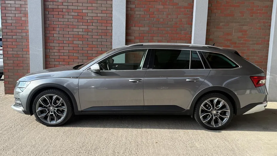 SKODA Superb Superb 2.0 TDI SCR 4x4 Scout DSG