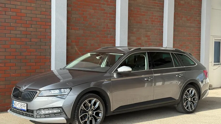 SKODA Superb Superb 2.0 TDI SCR 4x4 Scout DSG