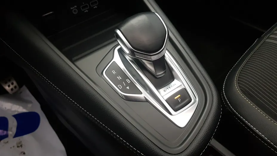 RENAULT Captur Captur 1.6 E-TECH Full Hybrid 145 E-Tech Engineered