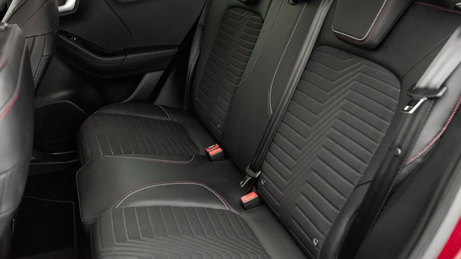 FORD Puma Puma 1.0 EcoBoost mHEV Vivid Ruby Edition DCT