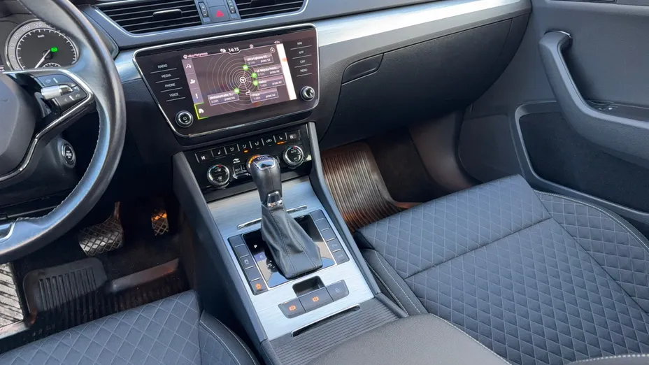 SKODA Superb Superb 2.0 TSI Ambition DSG