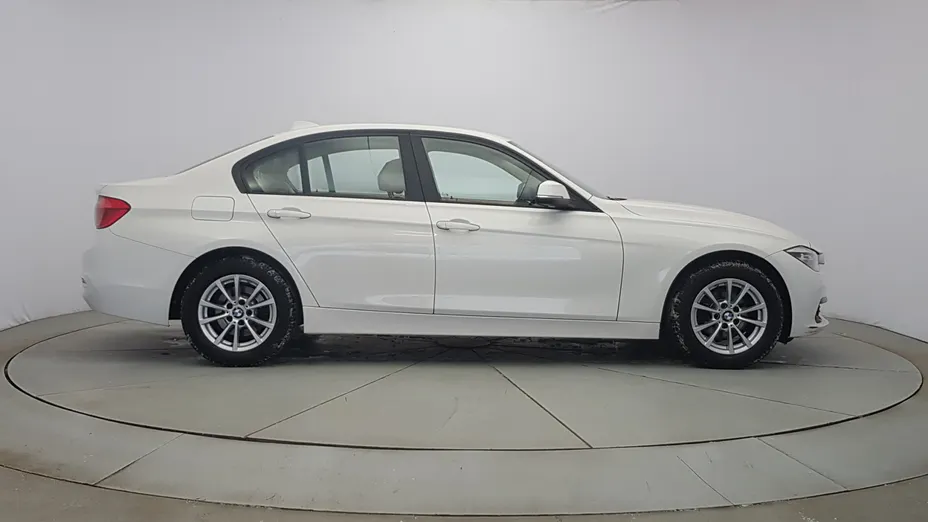 BMW Seria 3 320i xDrive Advantage aut