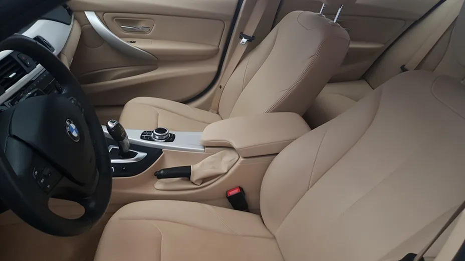 BMW Seria 3 320i xDrive Advantage aut