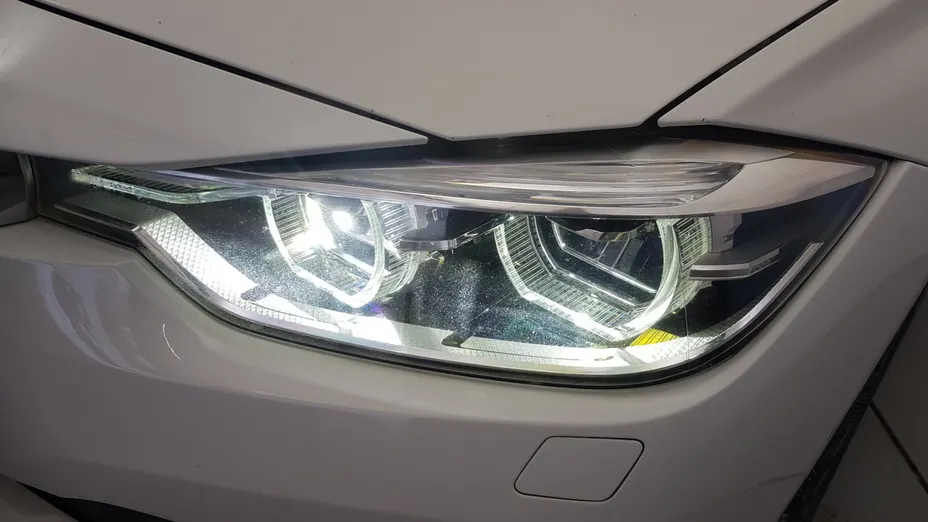 BMW Seria 3 320i xDrive Advantage aut