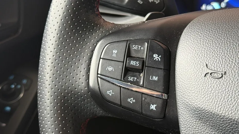 FORD Focus Focus 1.0 EcoBoost mHEV ST-Line X aut