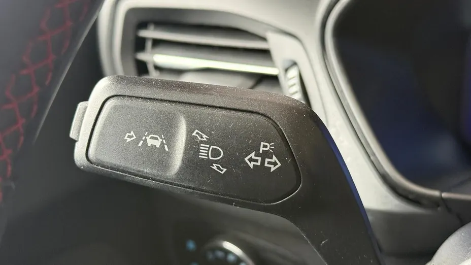 FORD Focus Focus 1.0 EcoBoost mHEV ST-Line X aut