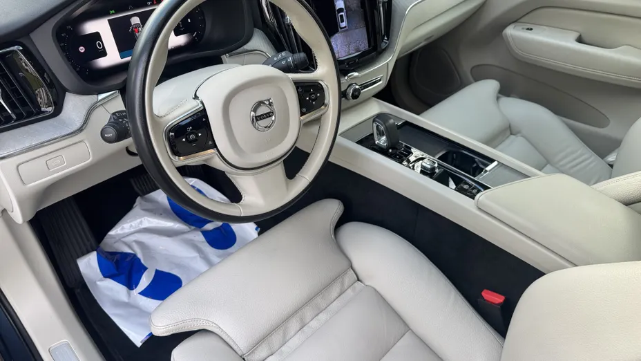 VOLVO XC60 XC60 B4 D AWD Plus Bright aut