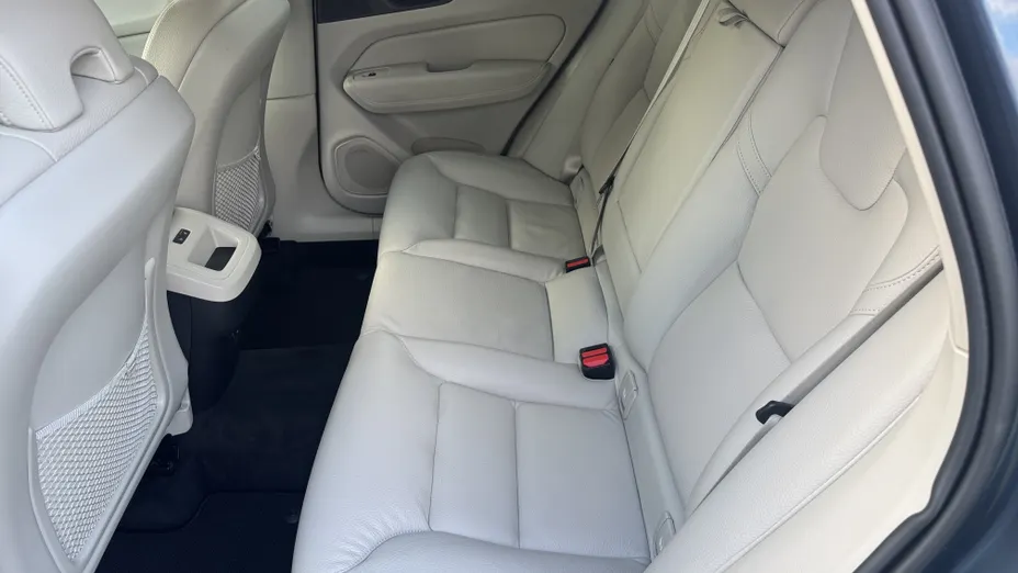 VOLVO XC60 XC60 B4 D AWD Plus Bright aut
