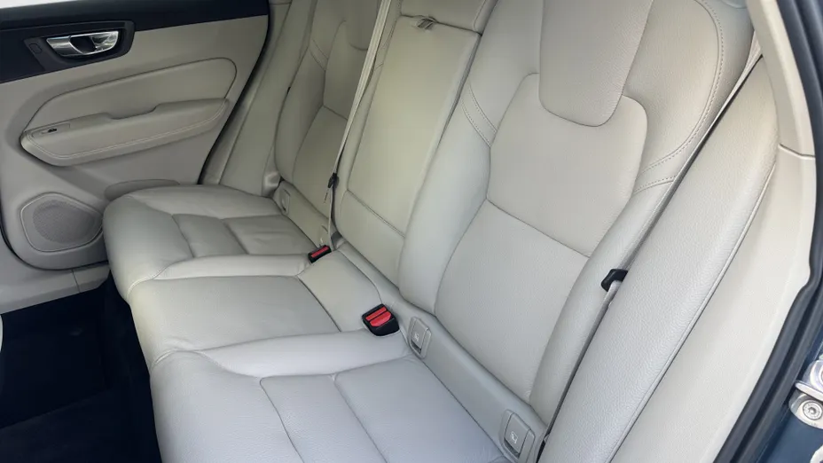 VOLVO XC60 XC60 B4 D AWD Plus Bright aut