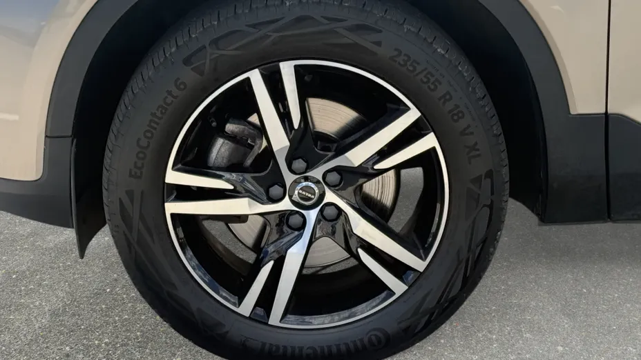 VOLVO XC40 XC40 B4 AWD Plus Dark aut