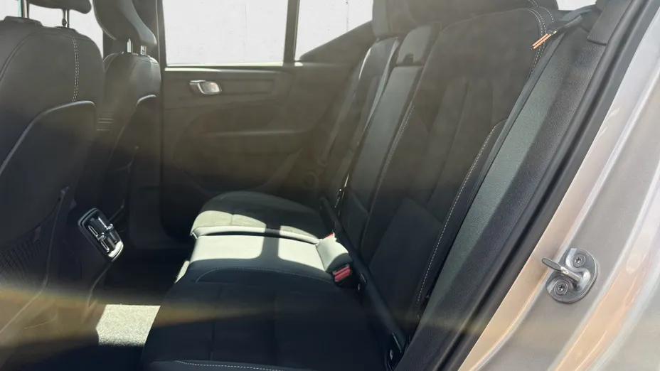 VOLVO XC40 XC40 B4 AWD Plus Dark aut