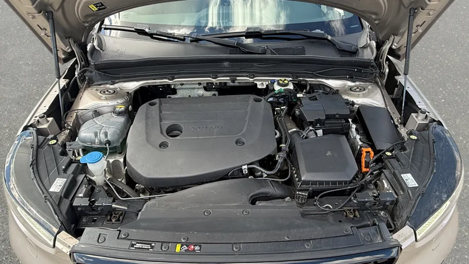 VOLVO XC40 XC40 B4 AWD Plus Dark aut