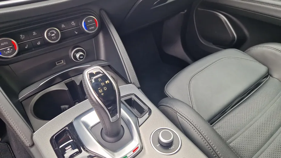 ALFA ROMEO Stelvio Stelvio 2.0 Turbo Veloce Q4 aut