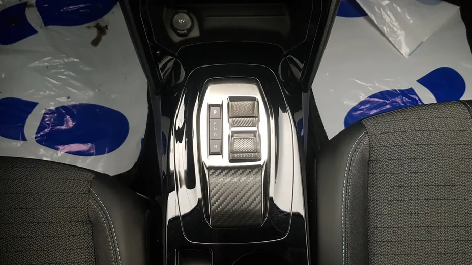 PEUGEOT 208 208 1.2 PureTech Allure S&S EAT8